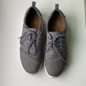 Tom’s Sneakers